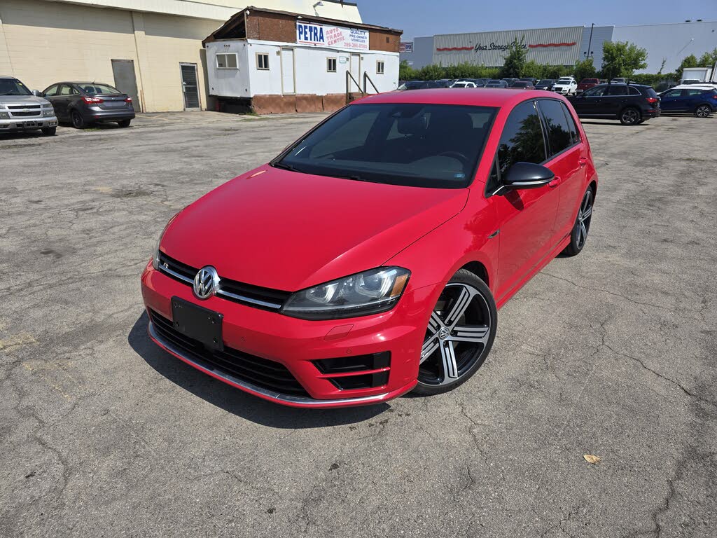 2016 Volkswagen Golf R 4-Door with DCC and Navigation