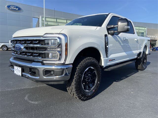 2025 Ford F-250 Super Duty Lariat Crew Cab 4WD