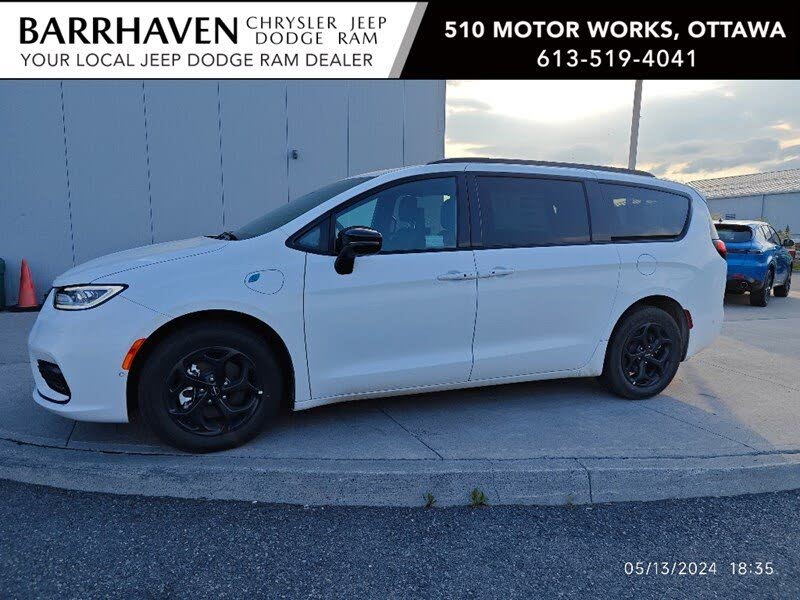 2024 Chrysler Pacifica Hybrid Premium S Appearance FWD