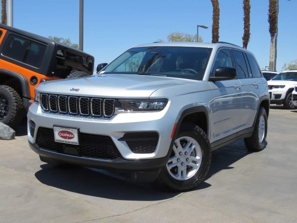 2023 Jeep Grand Cherokee Laredo 4WD