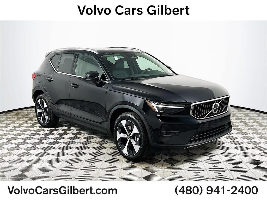 2025 Volvo XC40 B5 Plus Bright Theme AWD