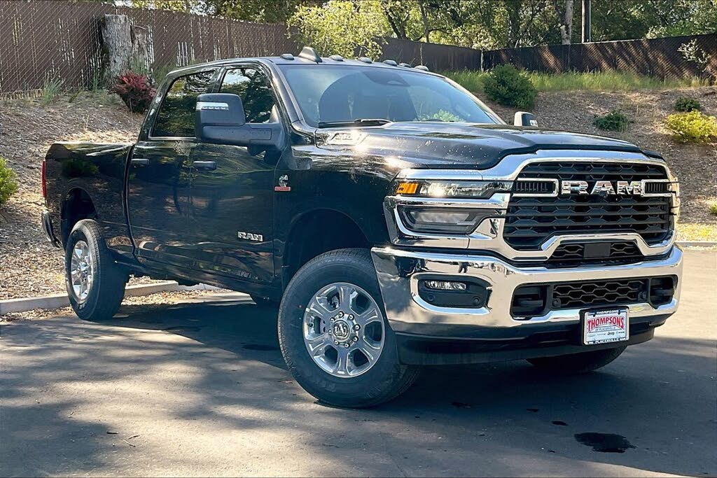 2025 RAM 2500 Big Horn Crew Cab 4WD