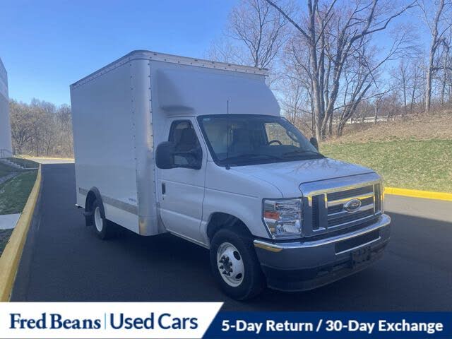 2025 Ford E-Series Chassis E-350 SD Cutaway SB DRW RWD