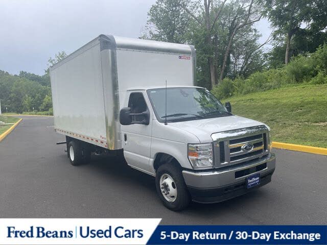 2025 Ford E-Series Chassis E-450 SD Stripped 158 DRW RWD