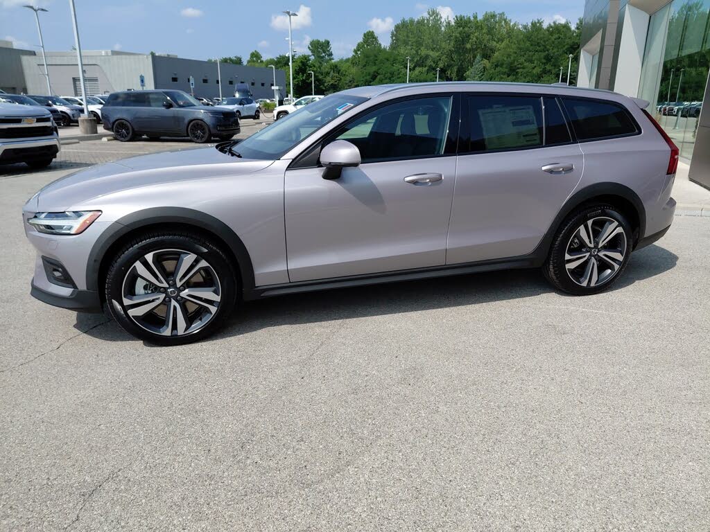 2026 Volvo V60 Cross Country B5 Plus AWD