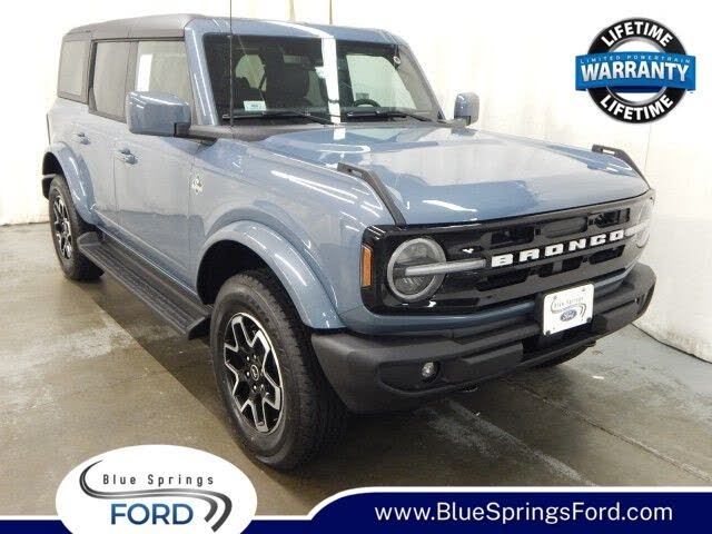 2025 Ford Bronco Outer Banks 4-Door 4WD