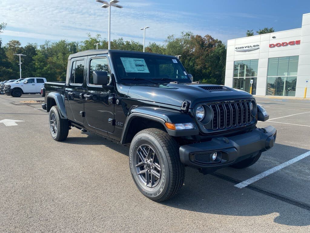 2025 Jeep Gladiator Sport S Crew Cab 4WD