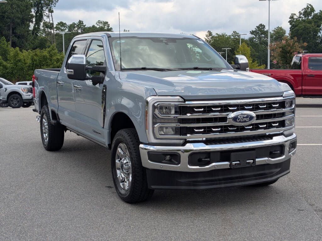2025 Ford F-250 Super Duty Lariat Crew Cab 4WD