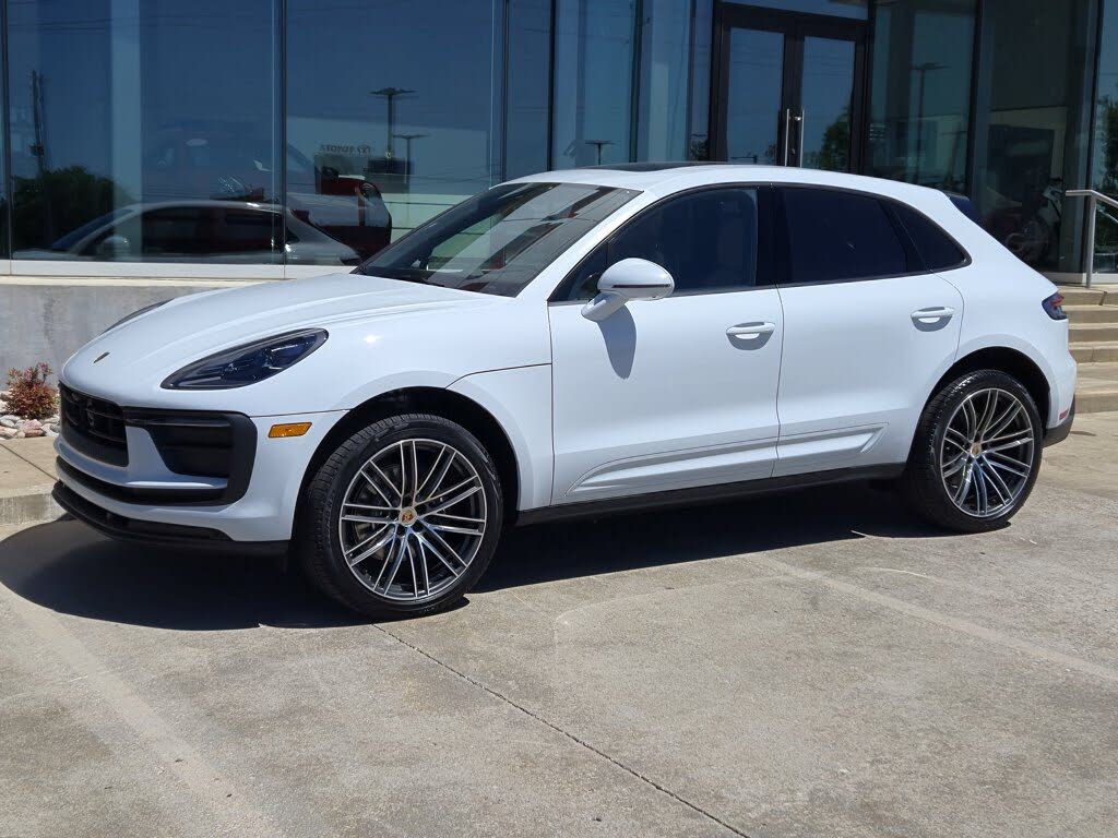 2025 Porsche Macan AWD