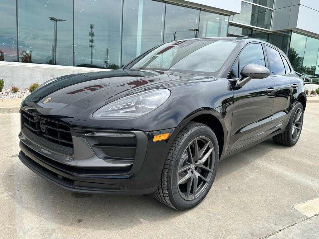 2025 Porsche Macan T AWD