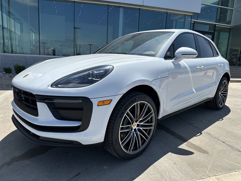 2025 Porsche Macan AWD