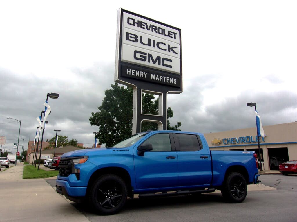 2026 Chevrolet Silverado 1500 Custom Crew Cab 4WD