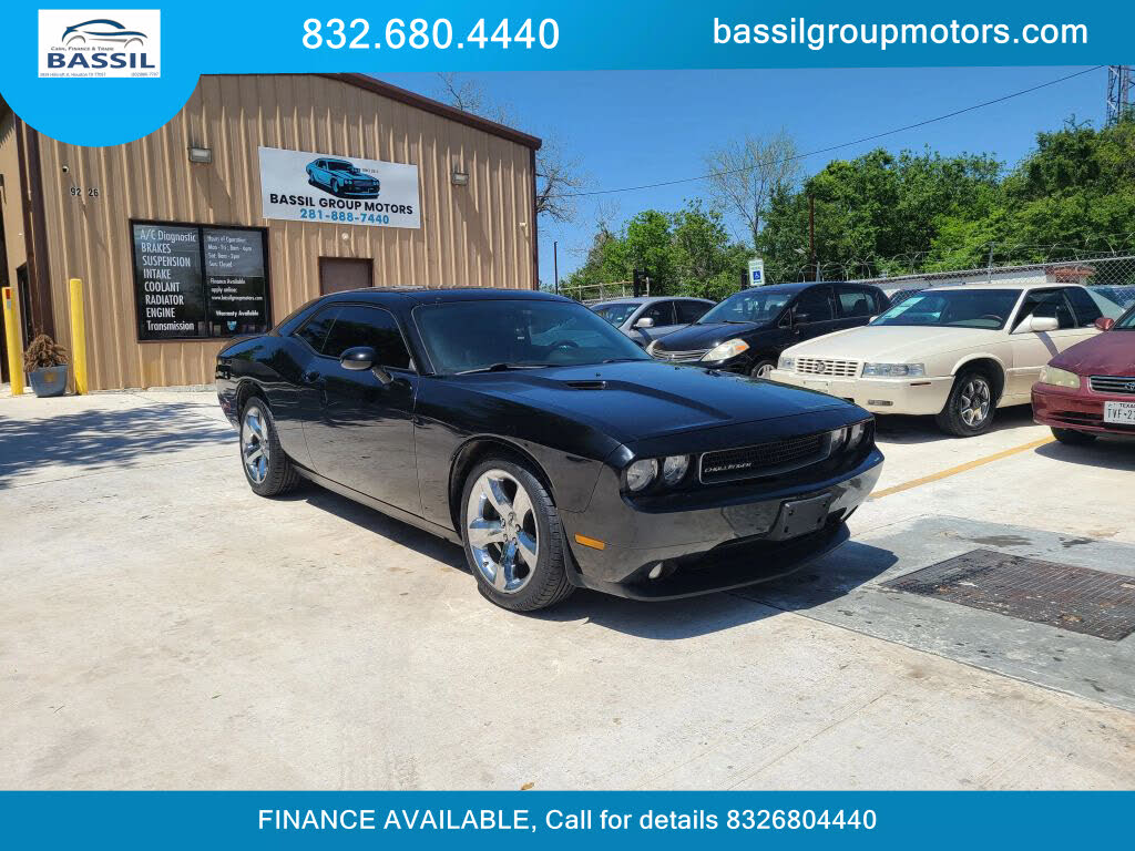 2012 Dodge Challenger SXT RWD