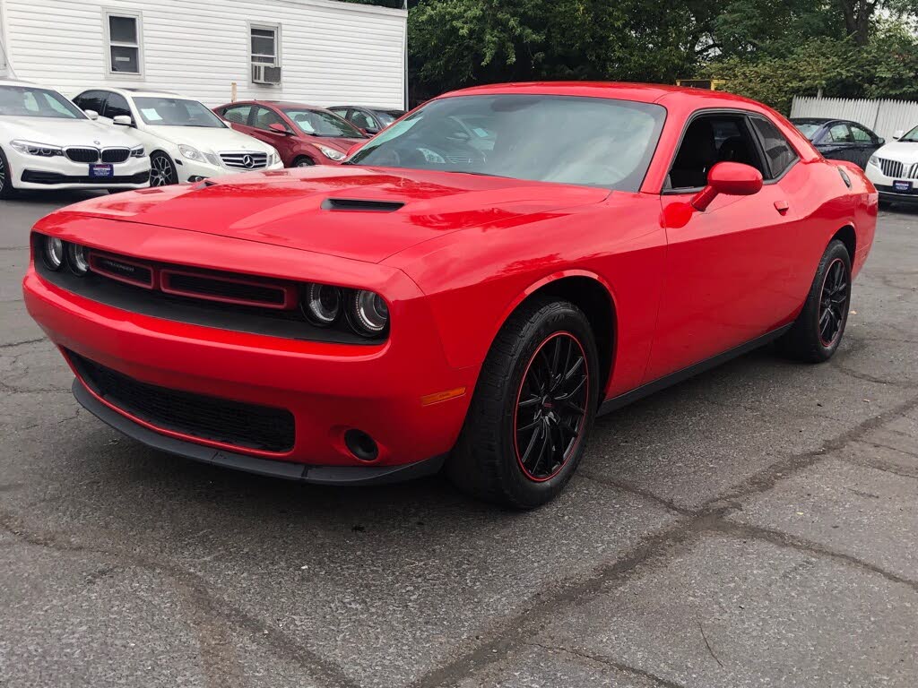 2018 Dodge Challenger SXT RWD