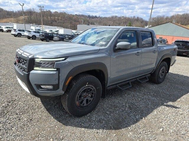 2025 Nissan Frontier PRO-4X Crew Cab 4WD
