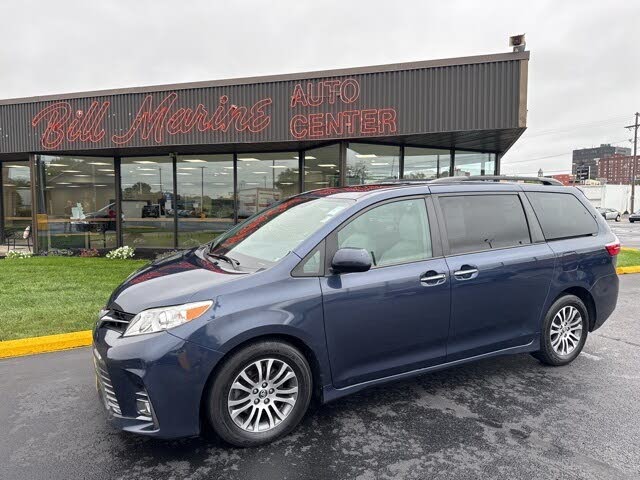 2019 Toyota Sienna XLE 7-Passenger FWD with Auto-Access Seat
