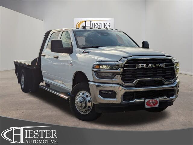 2025 RAM 3500 Chassis Tradesman Crew Cab LB DRW 4WD