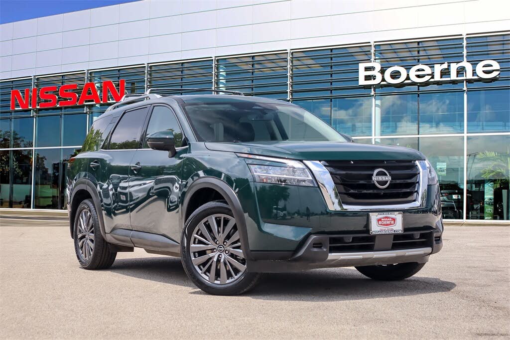 2024 Nissan Pathfinder SL FWD