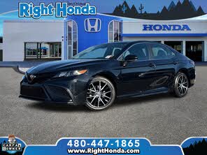 Toyota Camry SE FWD