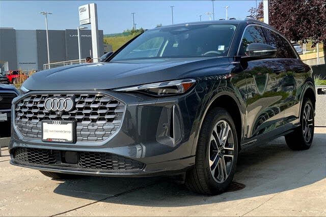 2025 Audi Q5 quattro Premium 40 TFSI