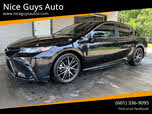 Toyota Camry Hybrid SE FWD