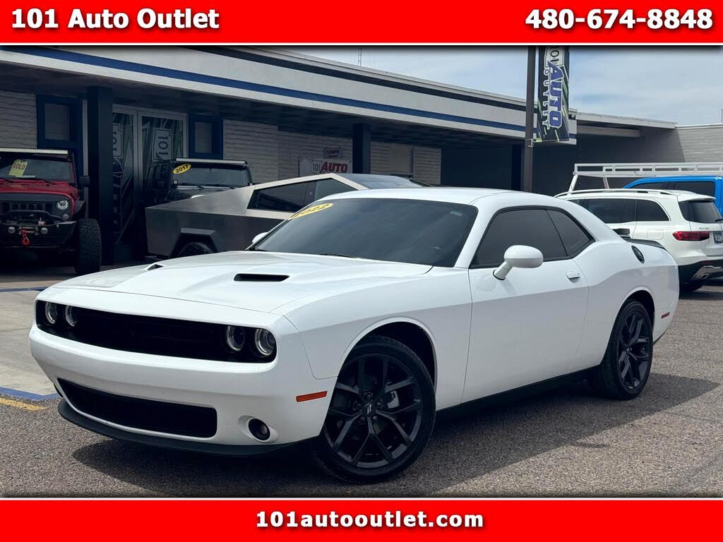 2022 Dodge Challenger SXT RWD