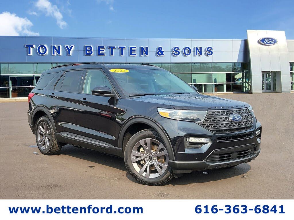 2023 Ford Explorer XLT AWD