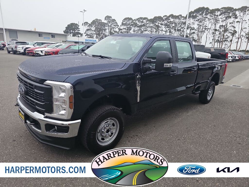 2025 Ford F-250 Super Duty XL Crew Cab 4WD
