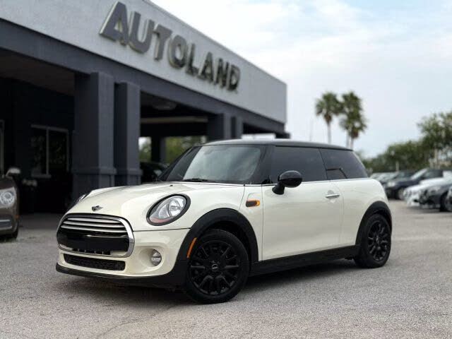 2017 MINI Cooper 2-Door Hatchback FWD