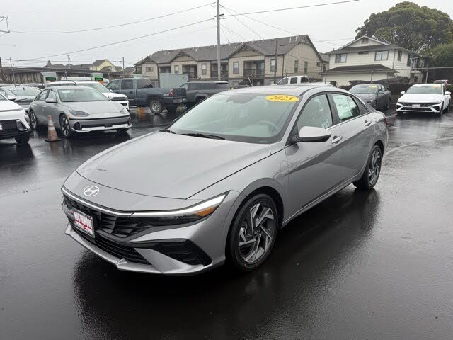 2025 Hyundai Elantra SEL Convenience FWD