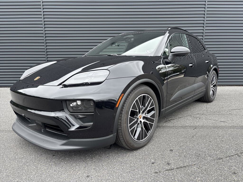 2025 Porsche Macan AWD