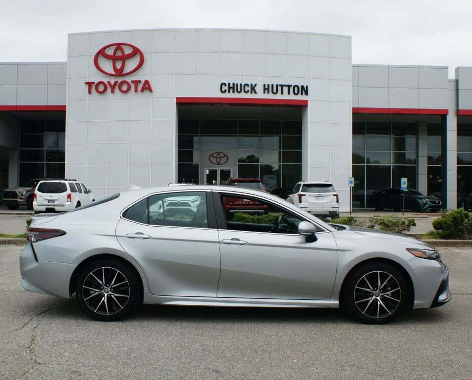 2024 Toyota Camry SE FWD