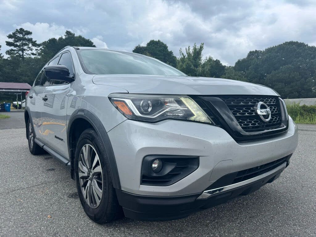 2019 Nissan Pathfinder SL FWD