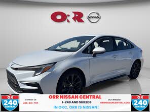 Toyota Corolla SE FWD