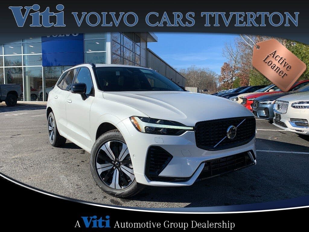 2025 Volvo XC60 Recharge T8 Plus Dark Theme eAWD