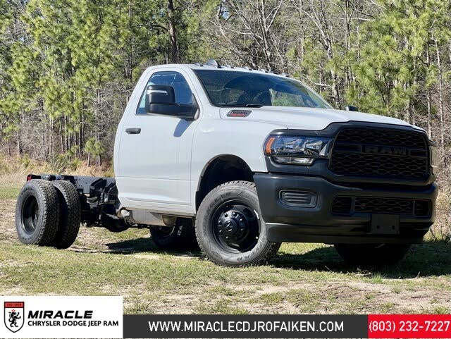 2024 RAM 3500 Chassis Tradesman Regular Cab DRW 4WD