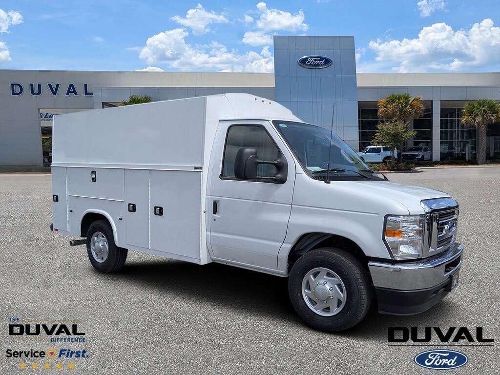 2025 Ford E-Series Chassis E-350 SD Cutaway SB DRW RWD