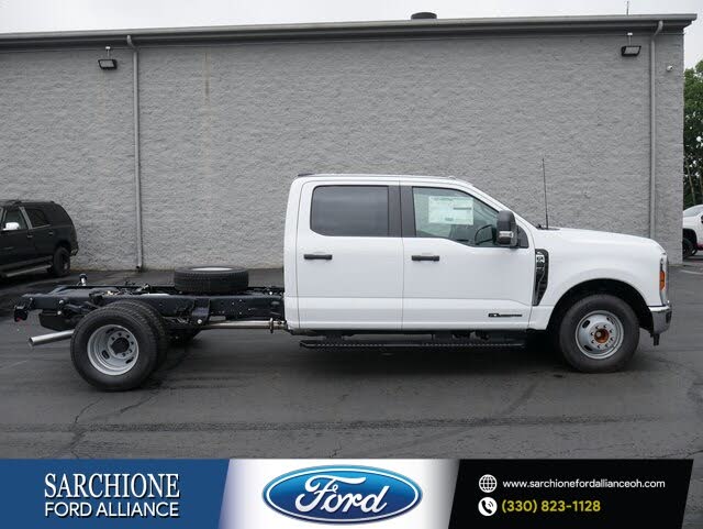 2025 Ford F-350 Super Duty Chassis XL Crew Cab DRW RWD