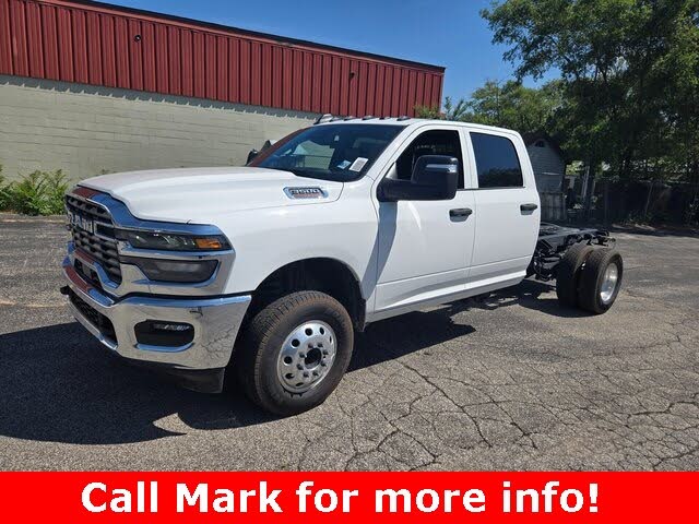 2025 RAM 3500 Chassis Tradesman Crew Cab LB DRW 4WD
