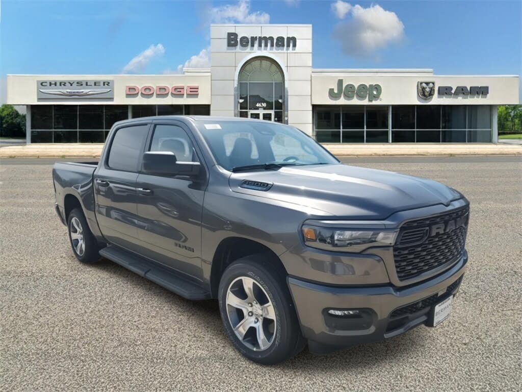 2025 RAM 1500 Tradesman Crew Cab 4WD