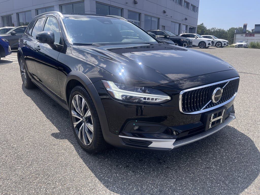 2023 Volvo V90 Cross Country B6 Plus AWD