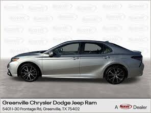 Toyota Camry SE FWD
