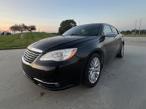 Chrysler 200 Limited Sedan FWD