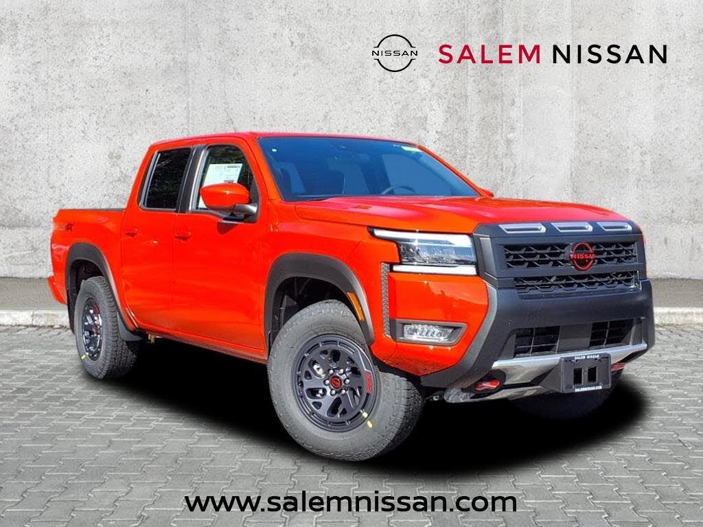 2025 Nissan Frontier PRO-4X Crew Cab 4WD