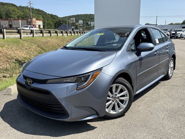 2025 Toyota Corolla LE FWD