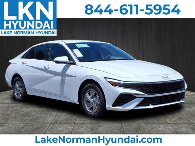 2025 Hyundai Elantra SE FWD
