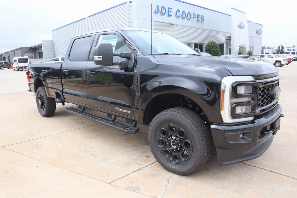 2025 Ford F-350 Super Duty XLT Crew Cab 4WD