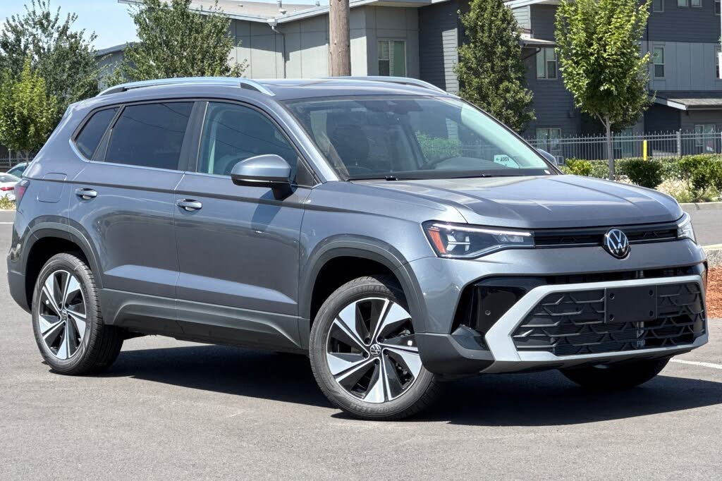 2025 Volkswagen Taos SE 4Motion
