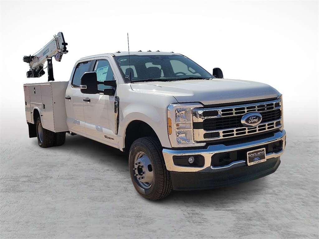 2025 Ford F-350 Super Duty Chassis XL Crew Cab DRW 4WD