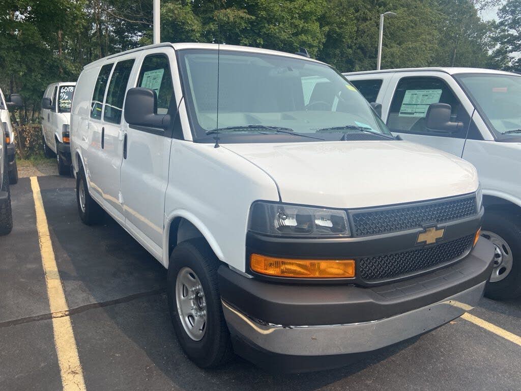 2025 Chevrolet Express Cargo 2500 RWD